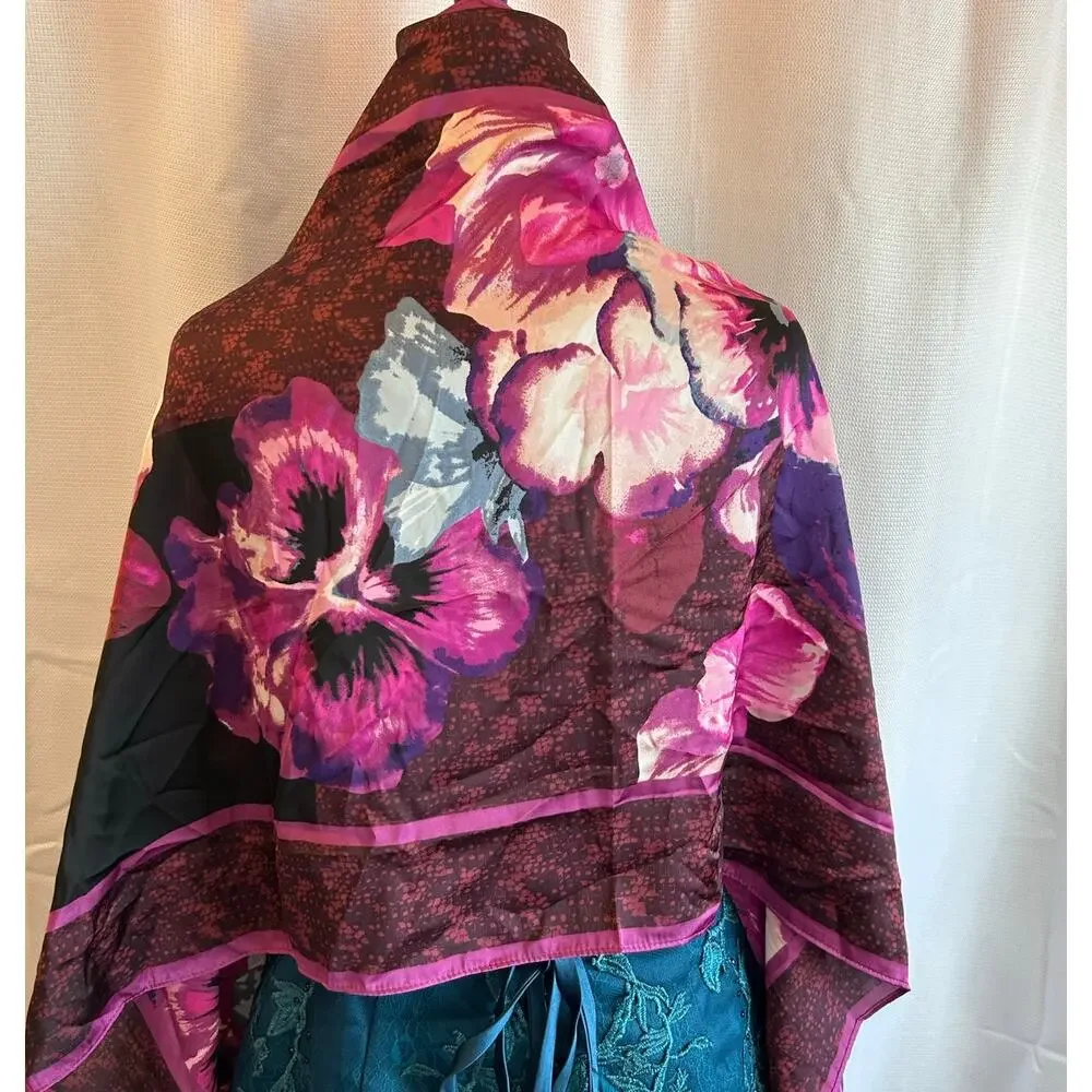 White House Black Market Viola Oblong Scarf Floral Pink‎ Purple NWT